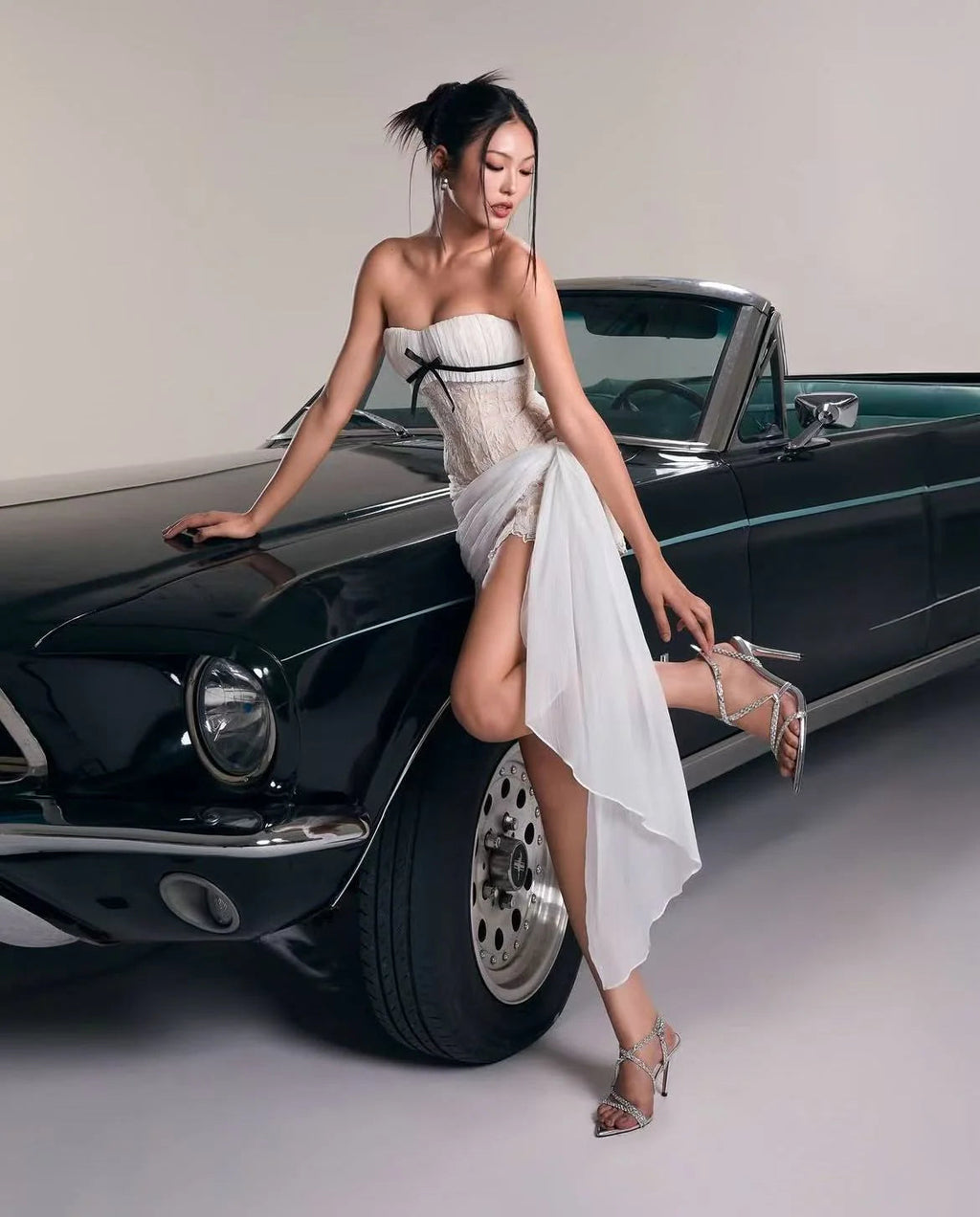 white Herringbone tube top floral ruffle mini dress suit