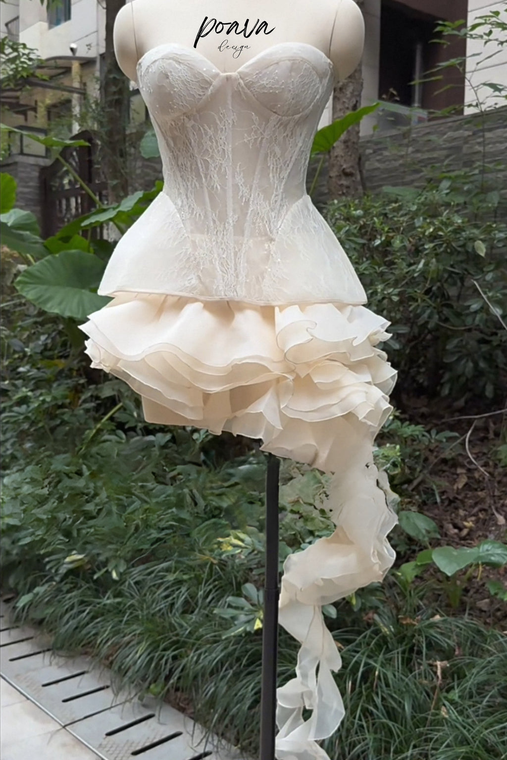 Irregular Petal Lace Bodycon Mini Skirt Set In Beige