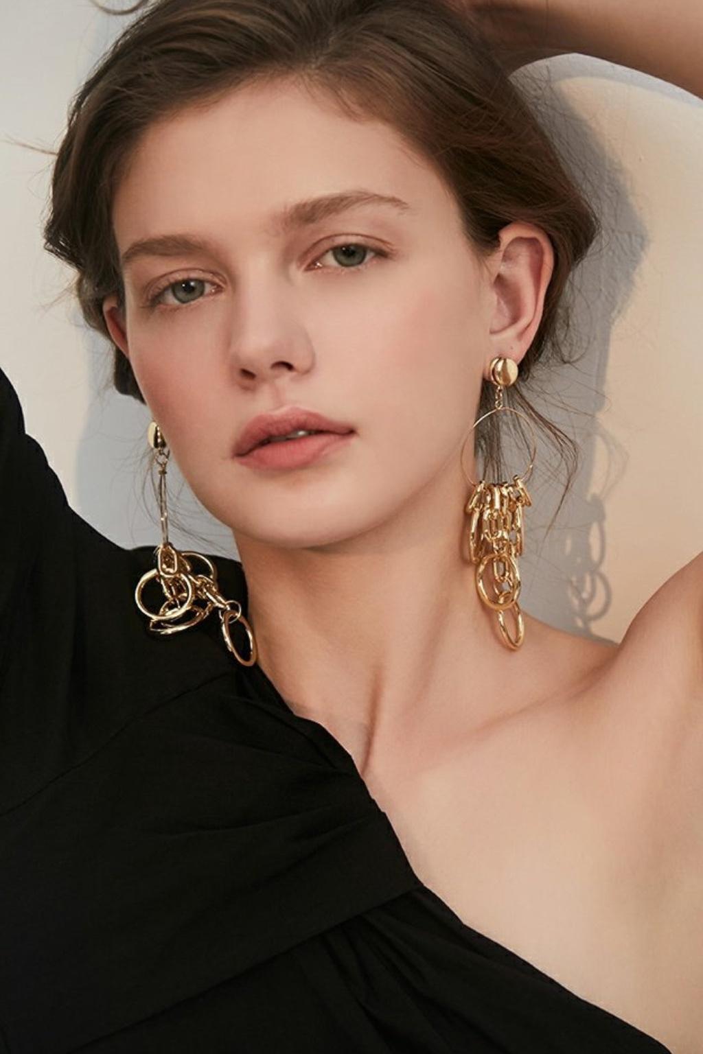 GOLD CIRCLE ALLOY EARRINGS