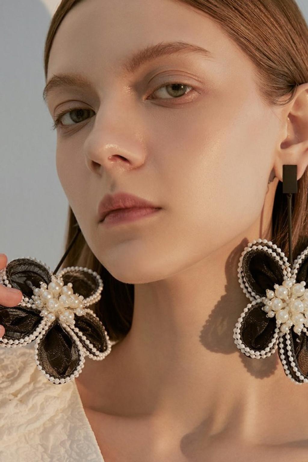 BLACK LACE FLOWER EARRINGS