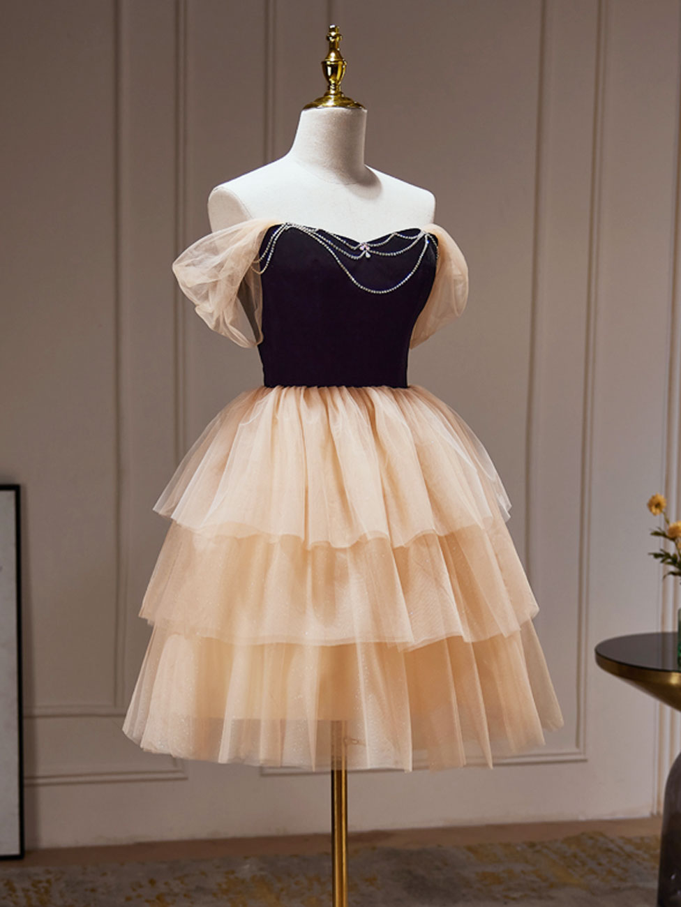 A-Line Tulle Champagne mini Prom Dress