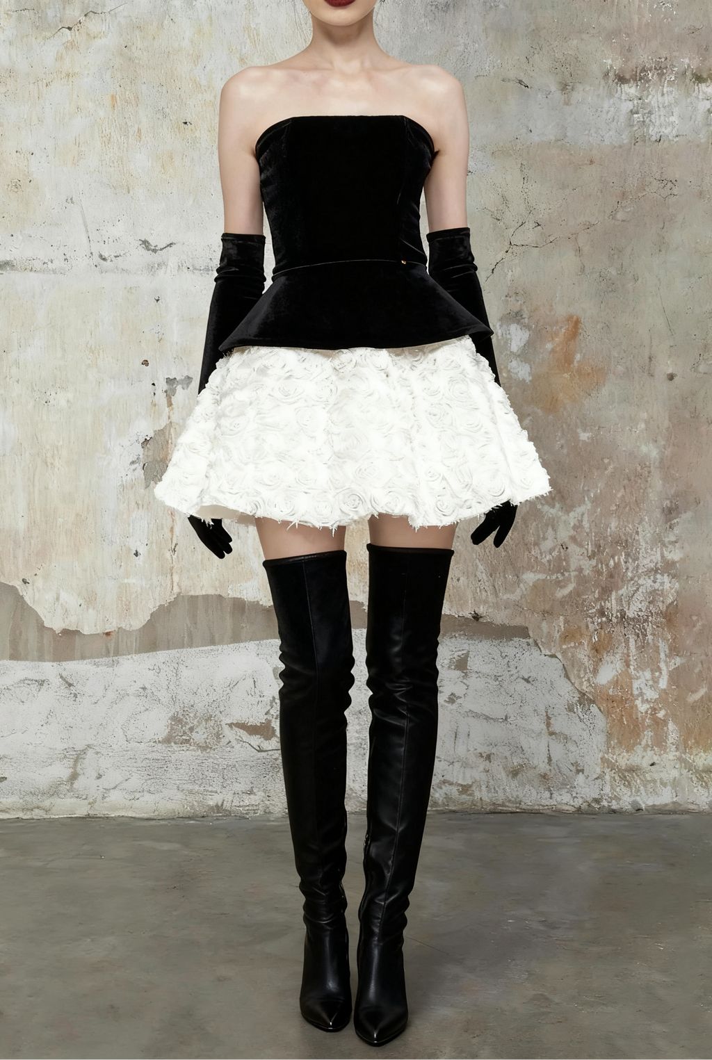 Petal-layered velvet top mini skirt suit without glove - black/white