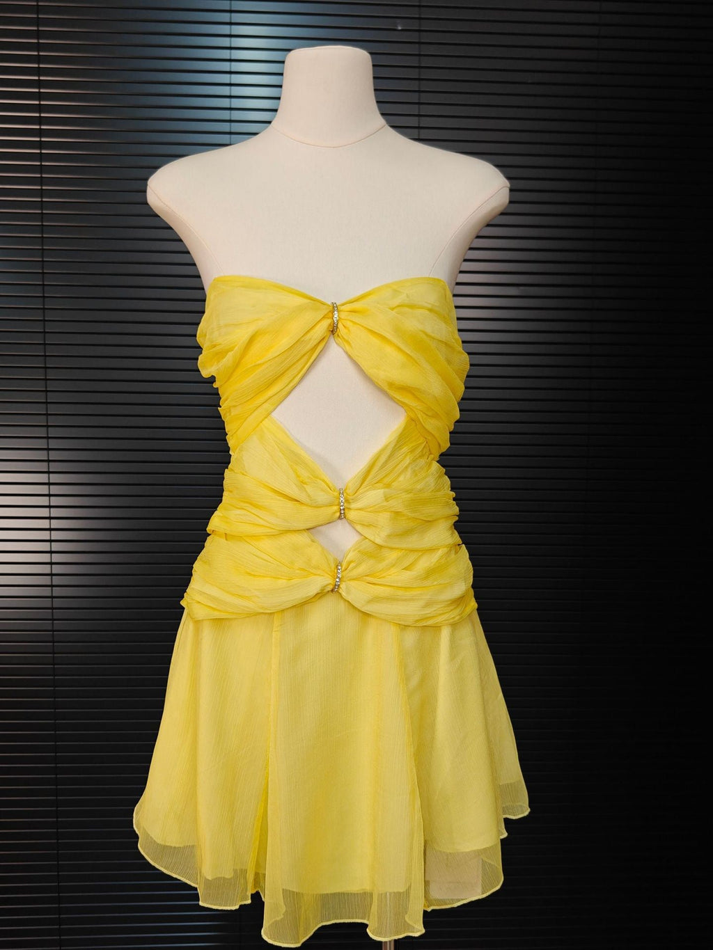 CUT-OUT PLEATED OFF-SHOULDER MINI DRESS IN YELLOW