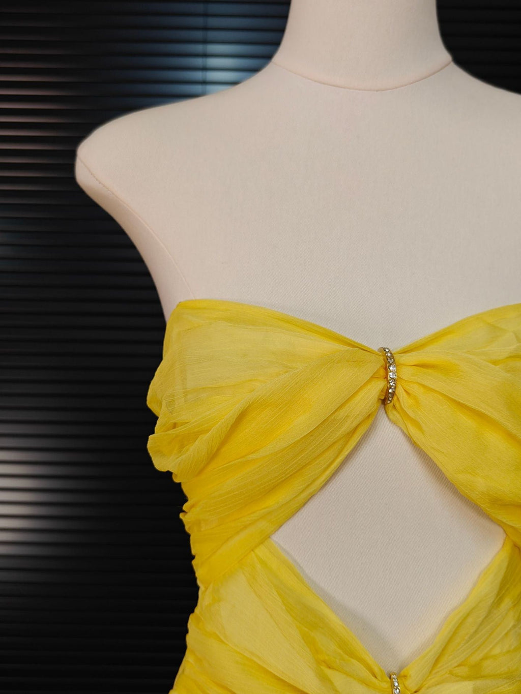 CUT-OUT PLEATED OFF-SHOULDER MINI DRESS IN YELLOW