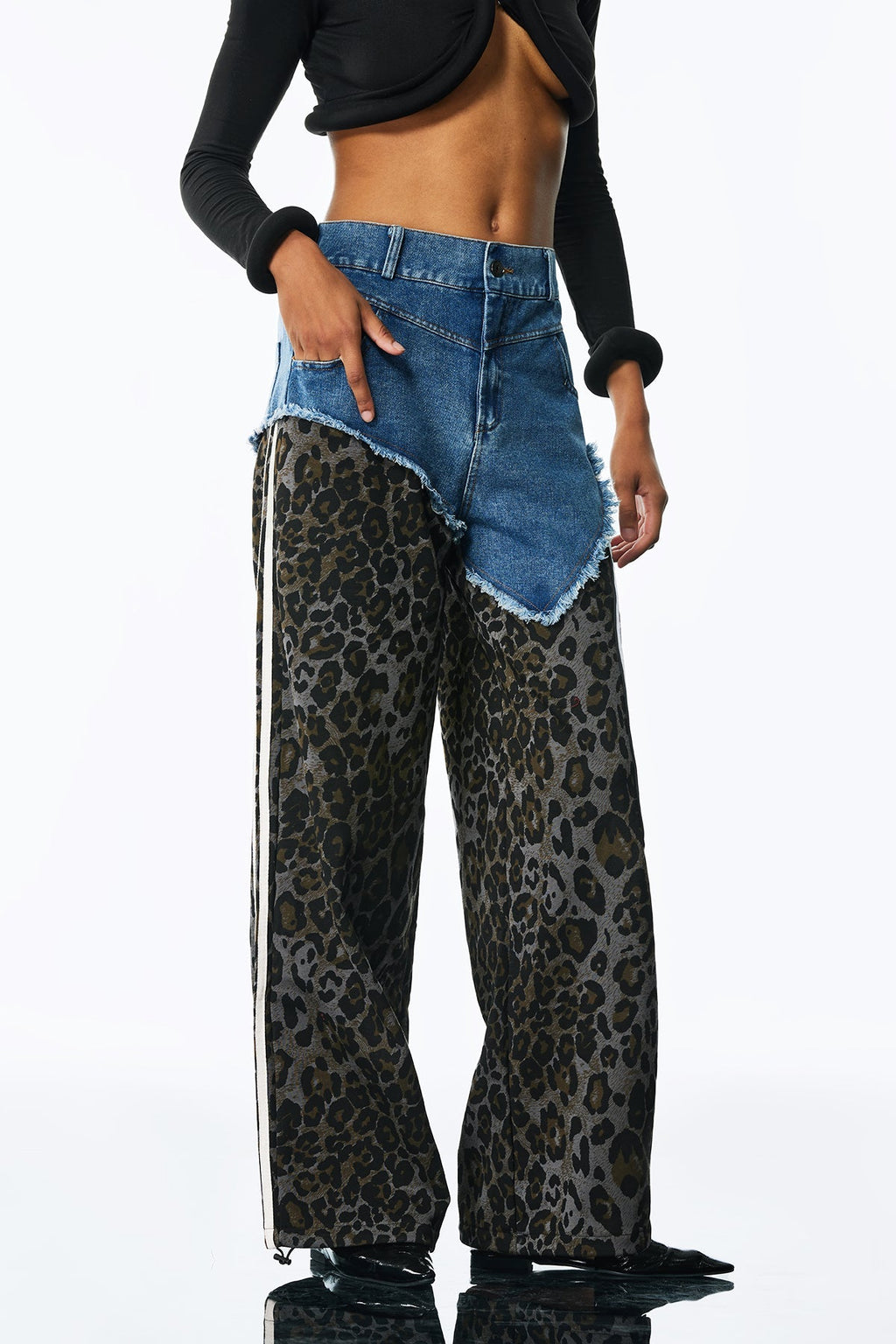 Amali Deconstruct Asymmetric Leopard Pants In Blue