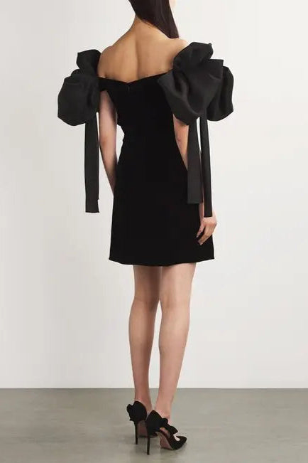 julie bow Off-shoulder mini dress in black