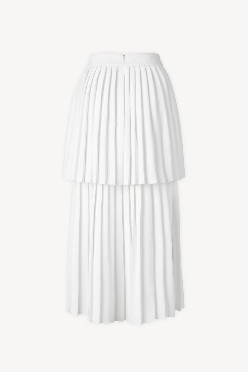 Sleeveless pleated layer skirt suit in white