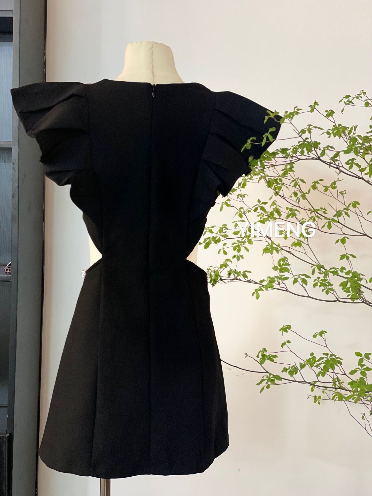 Three-dimensional ruffle rhinestone hollow mini dress in black