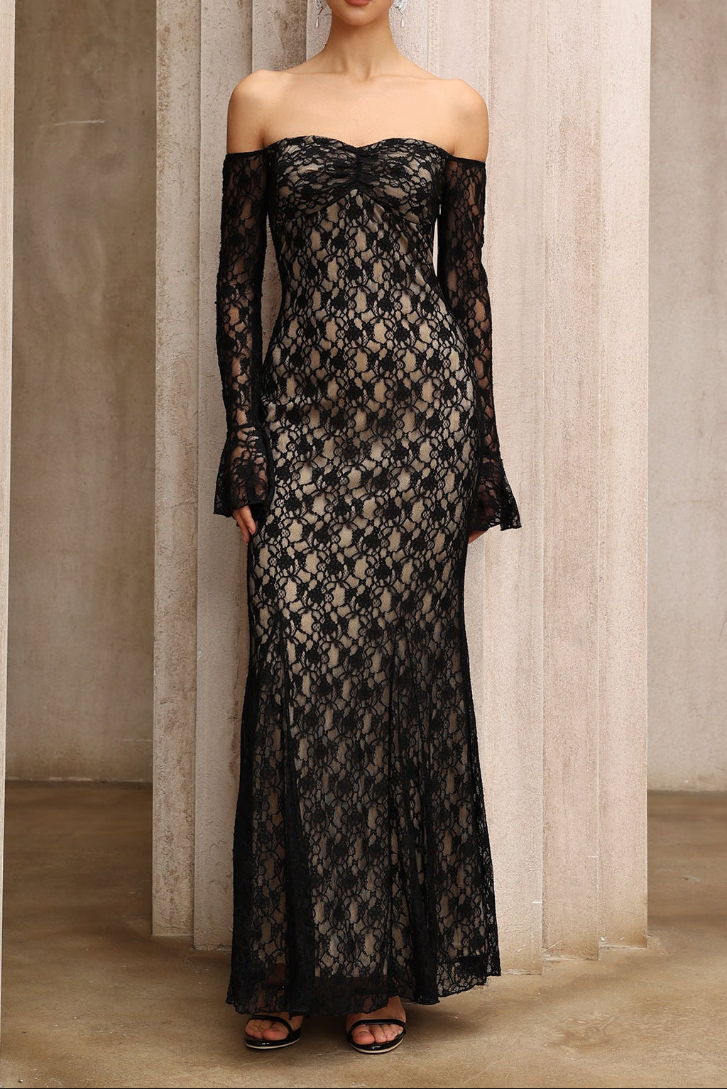 anna One-shoulder lace long sleeves maxi dress in black