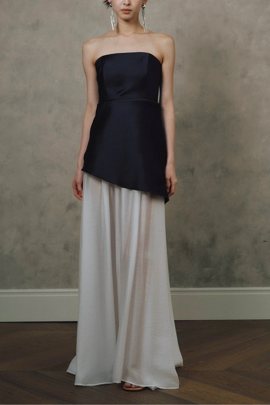 satin Spliced tulle strapless maxi dress - white