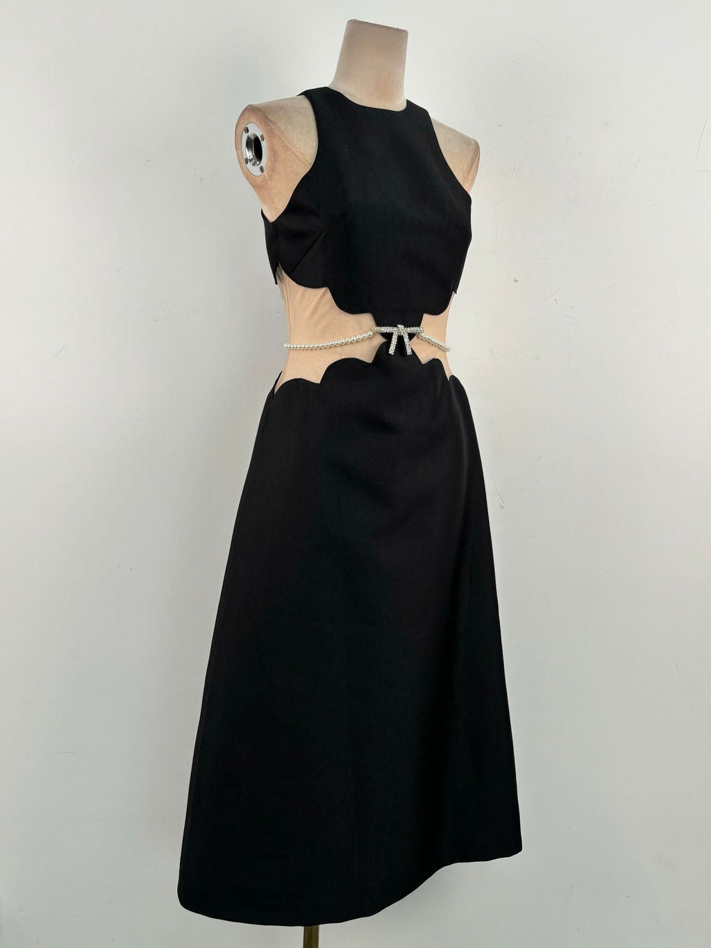 anila pearl chain embellished midi dress in black