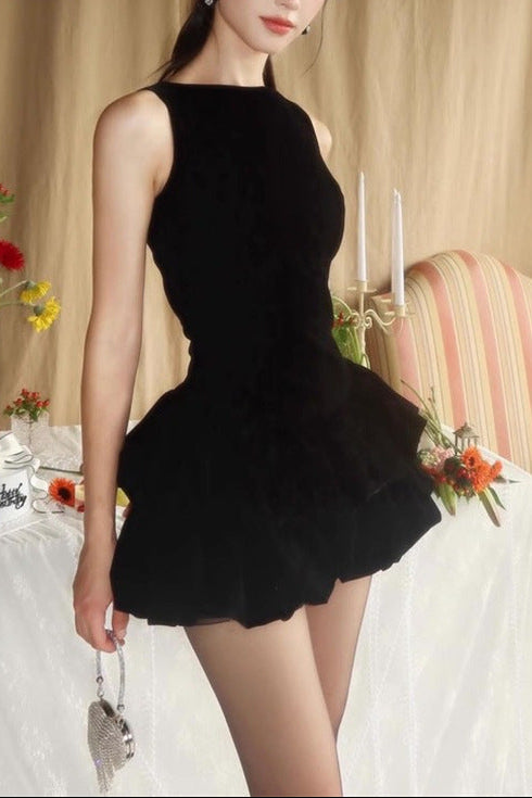 candance Sleeveless puffy velvet mini dress in black