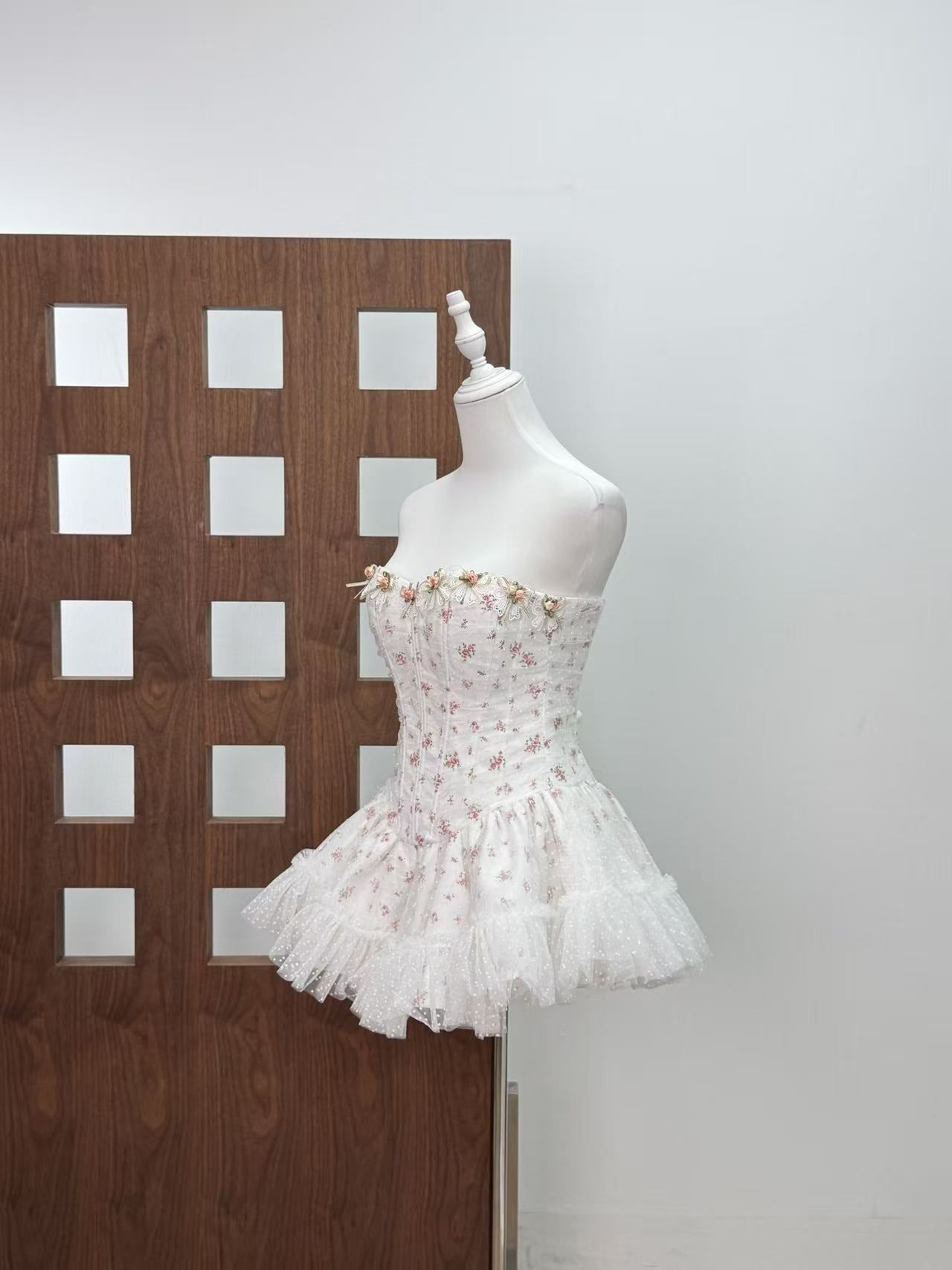 irene floral print strapless tulle mini dress in white