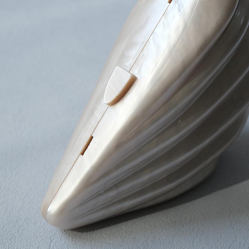 Shell | Pearl Bridal Clutch